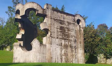 Presentación del sello de Eduardo Chillida