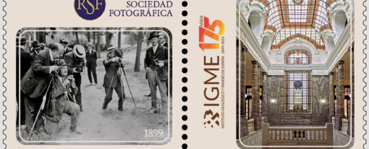 Presentación sellos Ins. Geológico y R.S. Fotog.